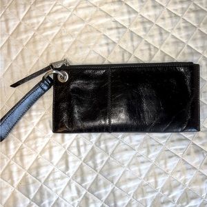 HOBO Vida Wristlet/Clutch